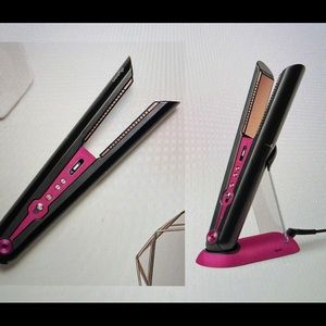 Dyson cordless hair straightener only used under six months.